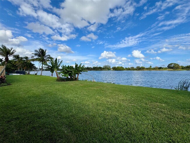 Building Photo - 1780 NW 39th Pl