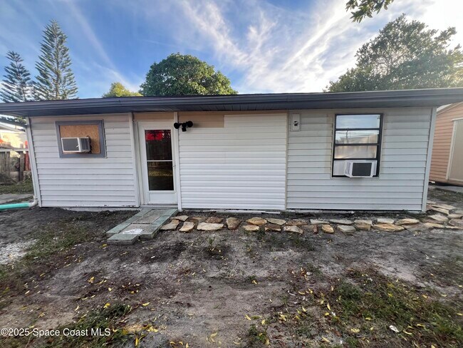 Building Photo - 1616 Terrace St