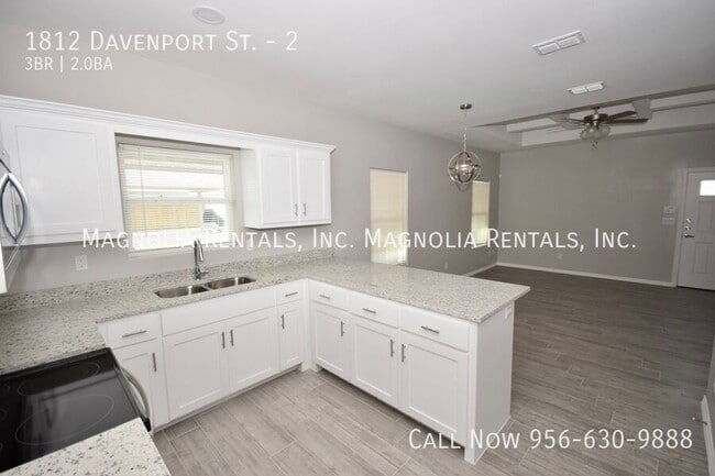 Building Photo - 1812 Davenport St