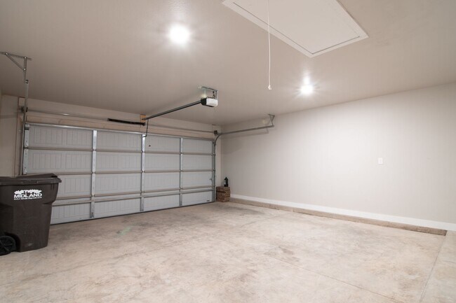 Building Photo - 2408 Outlaw Ct