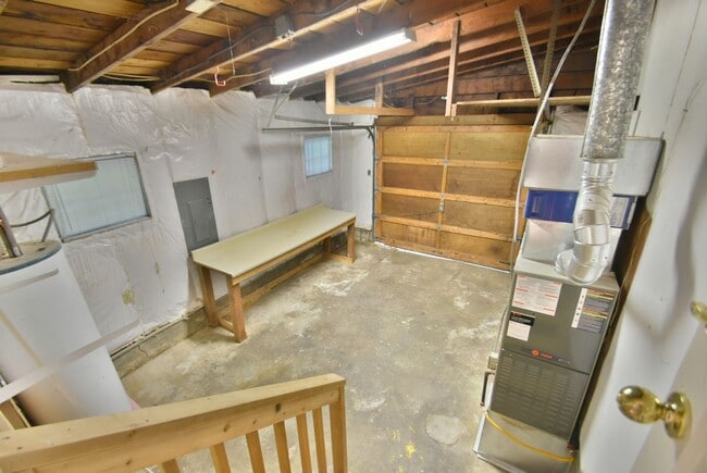 Building Photo - 2Bd/1Ba Lake Forest Park Home