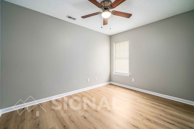 Building Photo - 140 Bonnieville Dr