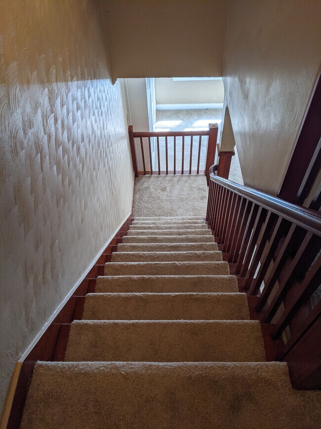 Building Photo - 2227 N Grand Ave