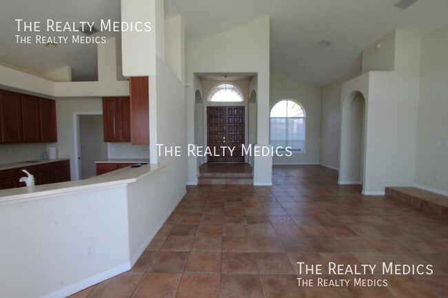 Building Photo - 2521 Roat Dr