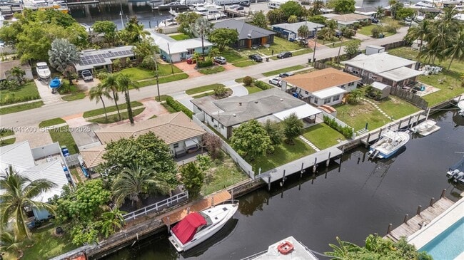 Building Photo - 1931 SW 22nd Ave