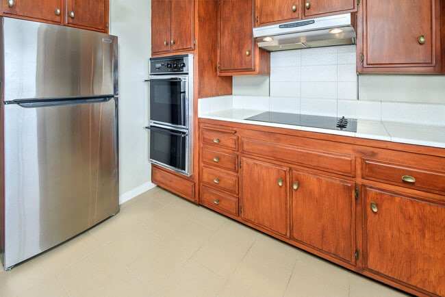 Building Photo - 32709 Seagate Dr