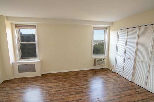 Building Photo - 91 Strawberry Hill Ave