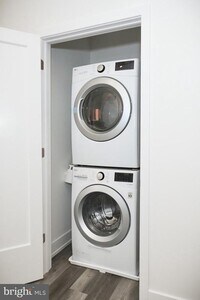 Building Photo - 6164 Ridge Ave