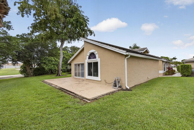 Building Photo - 6064 Beaconwood Rd