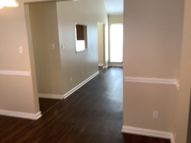 Building Photo - 249 Longleaf Cir