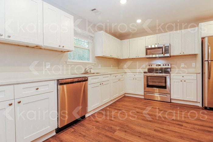 Building Photo - 155 Cottage Grove Rd