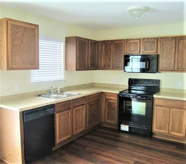 Building Photo - 80 BC