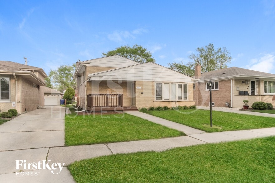 Building Photo - 10437 S Keeler Ave