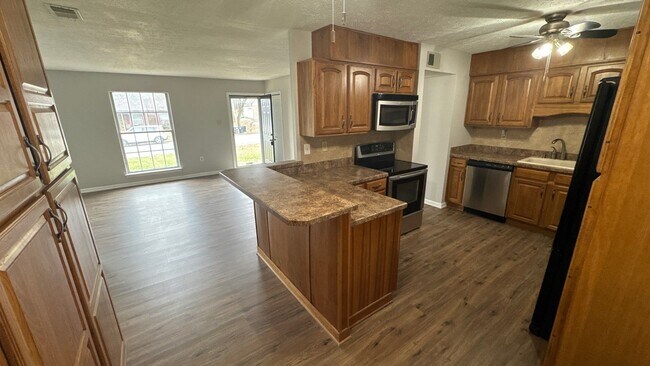 Building Photo - 4023 Summer Pl