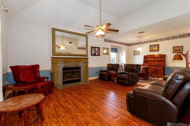 Building Photo - 11918 Spring Meadow Dr