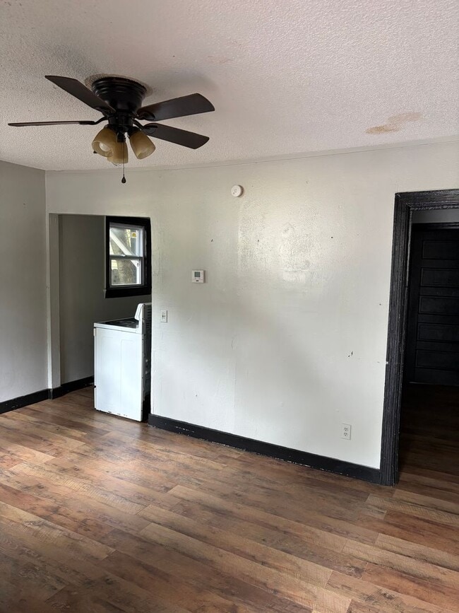 Building Photo - Bermudez - 906 (CBC)