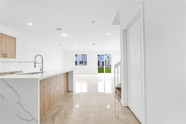 Building Photo - 22511 SW 125th Ave