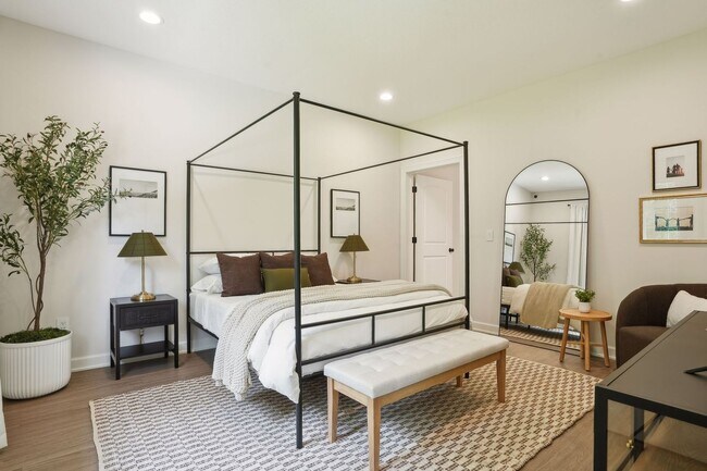 Building Photo - 3 Bedroom Twin Home With Extras