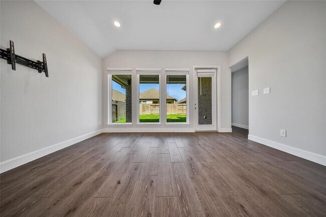 Building Photo - 615 Sand Branch Dr