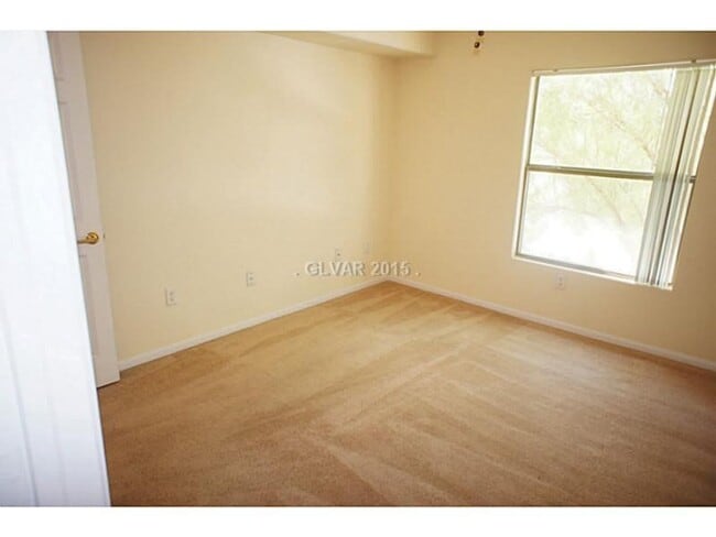 Building Photo - Cozy 1 Bedroom Condo in SW