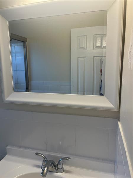 Building Photo - 5507 SW 24th Ave