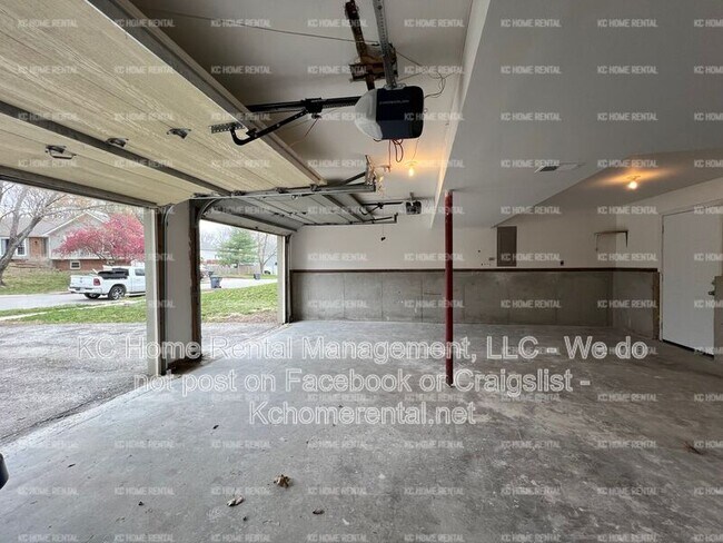 Building Photo - 12196 S Blackfoot Dr