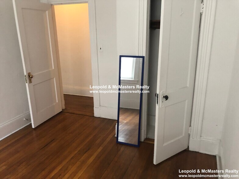 Building Photo - 144 Warren St