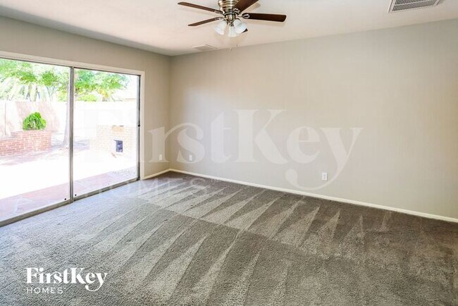 Building Photo - 5240 W Desert Cove Ave