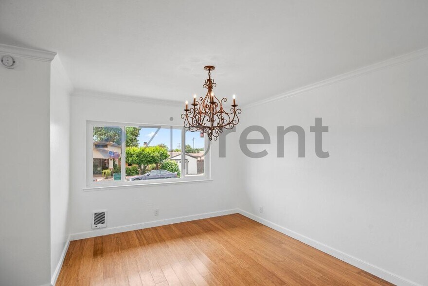 Building Photo - 22814 Kings Ct