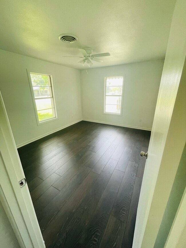 Building Photo - 544 N 37th St