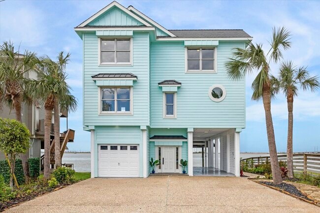 Primary Photo - 1322 Outrigger St