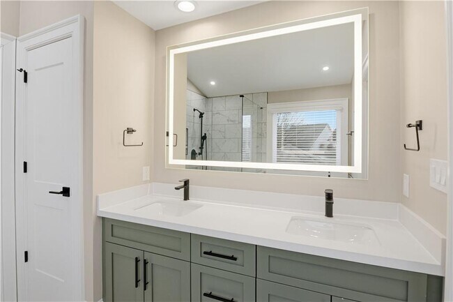 Building Photo - 3842 Memphis Dr