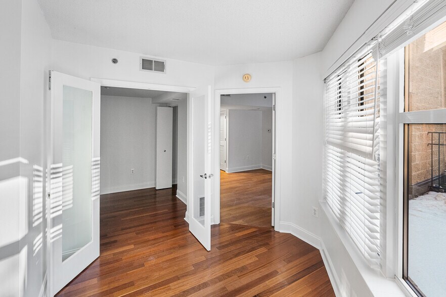 Building Photo - 1150 K St NW