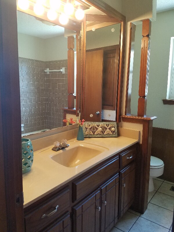 Building Photo - 5504 Cloverlawn Dr