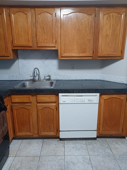 Building Photo - 108 Wrangel Ct