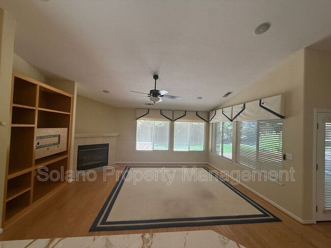 Building Photo - 661 Vintage Valley Dr