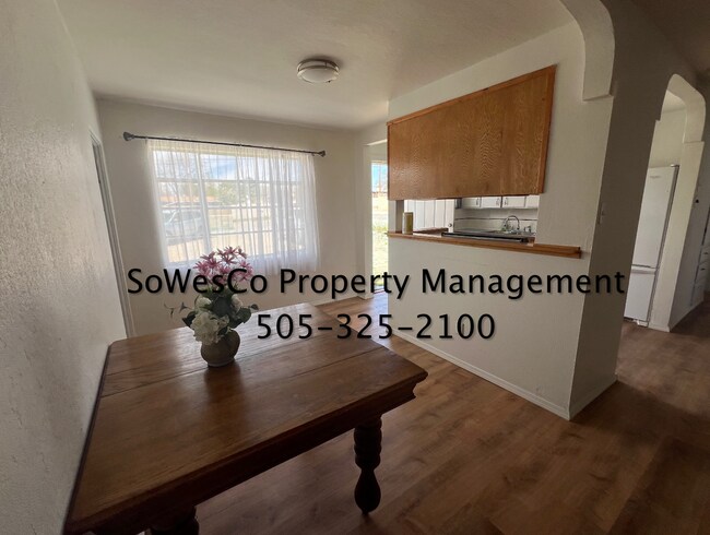 Building Photo - Three Bedroom Home in Central Farmington