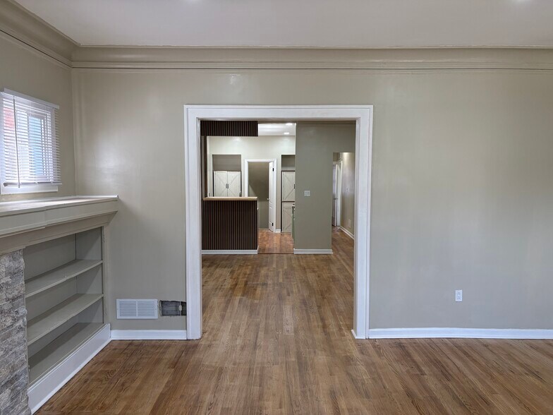 Building Photo - 2536 Calvert St