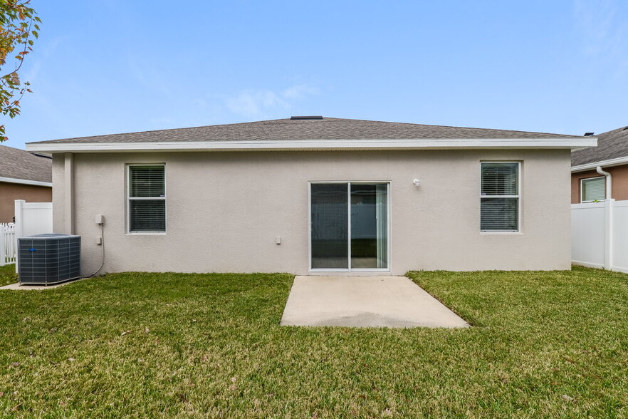 Building Photo - 567 19th St NW