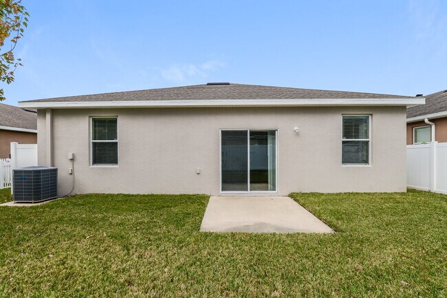 Building Photo - 567 19th St NW