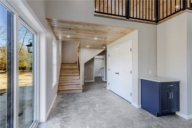 Building Photo - 118a Kirkland Ave