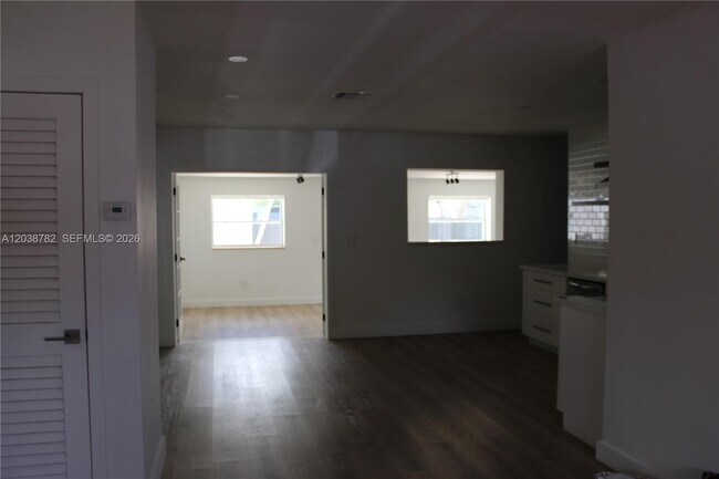 Building Photo - 3827 SW 88th Ct