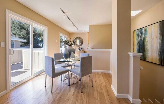 Building Photo - 580 Vista Ave