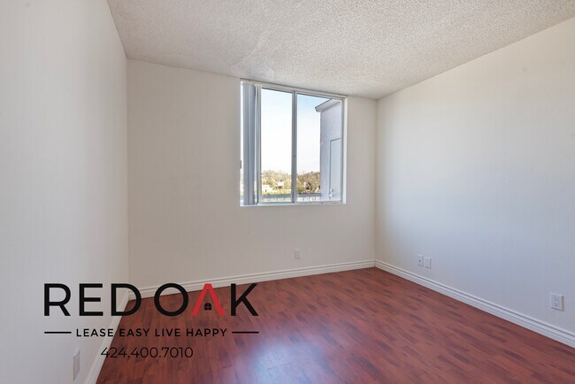Building Photo - 4433 1/4 Eagle Rock Blvd -328