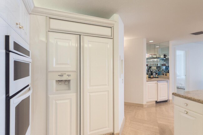 Building Photo - 800 Ocean Dr