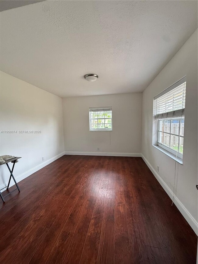 Building Photo - 19253 Carolina Cir