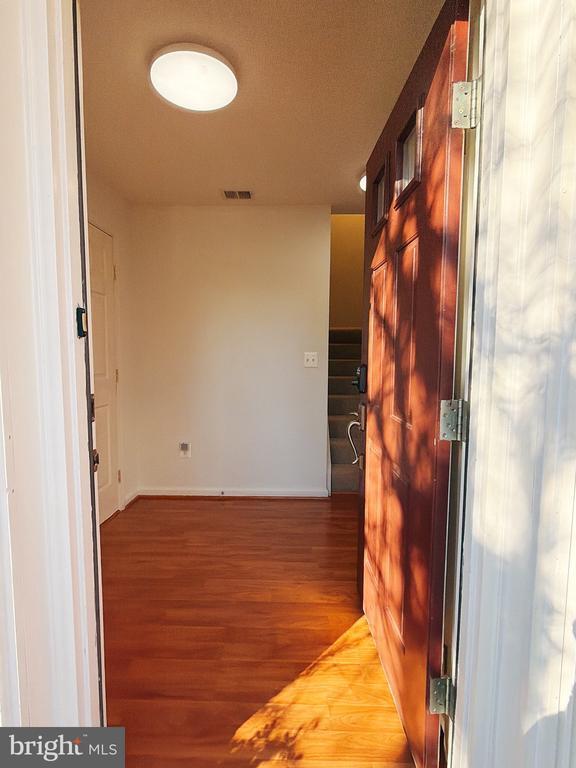 Building Photo - 43750 Tolamac Dr