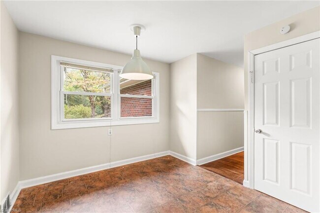 Building Photo - 3 Bedroom Ardmore Home- Pets Welcome-Flexible Lease Lengths Available