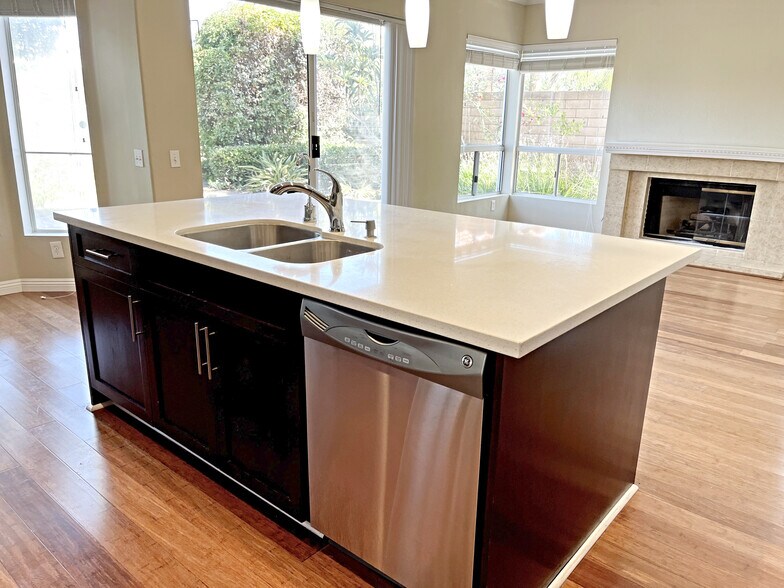 Building Photo - 12460 Picrus St