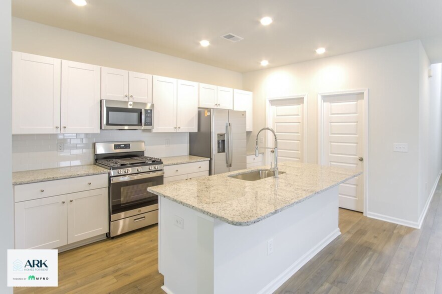Building Photo - 1130 Joywood Dr